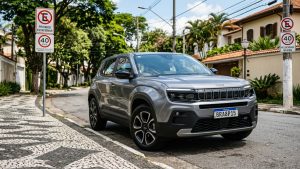 Jeep Renegade atinge 700 mil unidades no Brasil e ganha motor híbrido de 48 volts