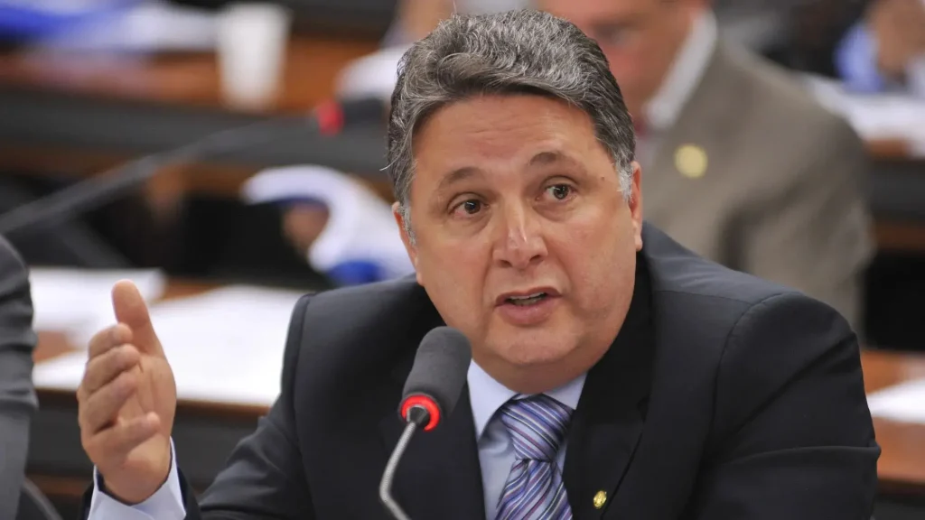 TRE-RJ impõe bloqueio a Garotinho: sem debates, sem TV e corte do fundo eleitoral