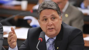 TRE-RJ impõe bloqueio a Garotinho: sem debates, sem TV e corte do fundo eleitoral