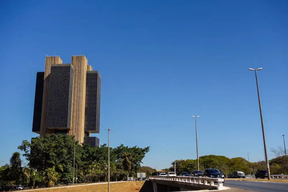 Inadimplência atinge recorde de 4,9% no Brasil mesmo com programa Desenrola