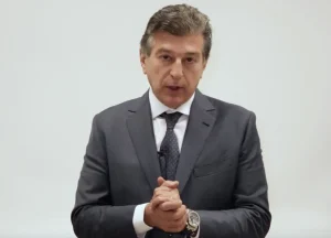 Flávio Bolsonaro escolhe Claudio Lottenberg para comandar a Saúde e aposta em gestão privada no SUS