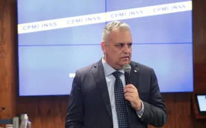 Alfredo Gaspar aposta na segurança pública e autonomia econômica para aproximar chapa de Flávio Bolsonaro do eleitorado feminino