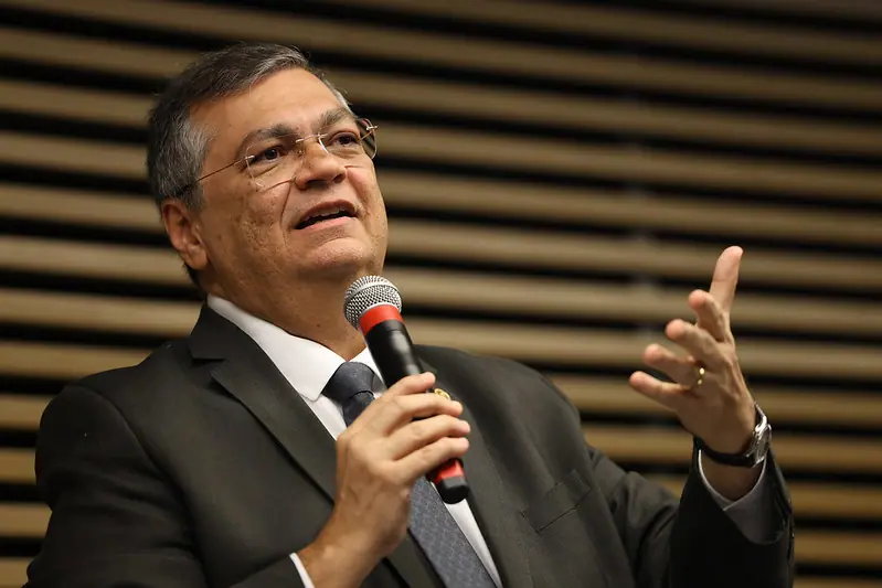 Flávio Dino admite 'ultraprotagonismo' do STF, mas defende avanço da Corte sobre outros Poderes