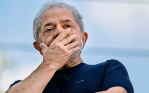 Desconforto de Lula em sabatina expõe choque entre o poder e a cobrança por transparência