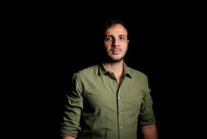 Após Toffoli adiar julgamento no TSE, Renan Santos rebate suspeitas sobre redes sociais e nega abuso