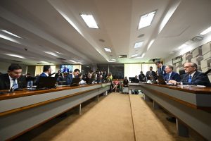 Comissão adia parecer da MP das blusinhas sob risco de caducidade no Congresso