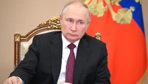 Putin reafirma aliança com o Irã e desafia pressão do Ocidente em cúpula na Ásia