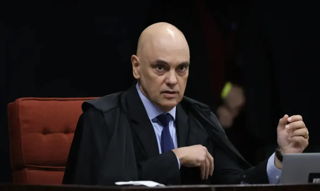 Novo aciona PGR contra Alexandre de Moraes por suspeita de ligação com ex-banqueiro e contrato milionário