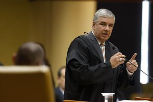 Grupo de advogados pede renúncia de Alexandre de Moraes após desgaste institucional