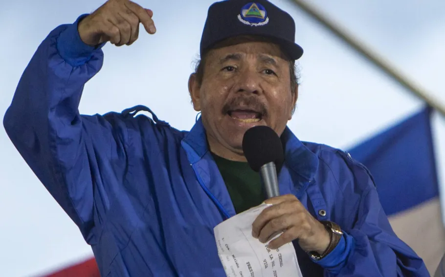 Nicarágua amplia mandato de Ortega para 7 anos e proíbe opositores de disputar eleições
