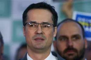 Ofensiva jurídica une PT e Cristina Graeml contra candidatura de Deltan Dallagnol ao Senado