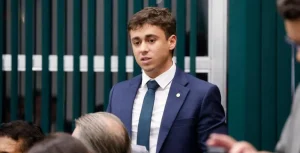 Nikolas divulga dossiê sobre Moraes e Vorcaro e cobra afastamento cautelar do ministro