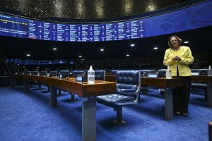 Disputa pelo governo do Amazonas tem empate triplo pelo segundo lugar e liderança de Omar Aziz