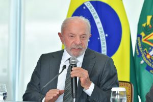 Lula cobra Fachin e Gonet por crise no STF e promete reforma no Judiciário se reeleito