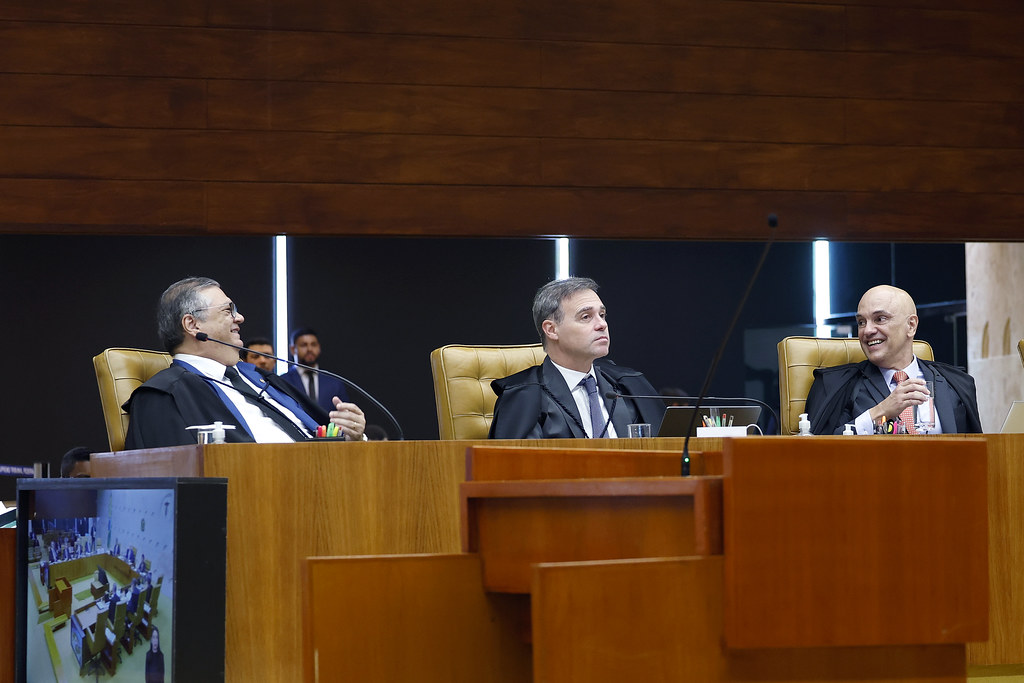Tensão no STF: atritos entre Moraes e Mendonça expõem crise interna enquanto Senado vota fim da taxa das blusinhas