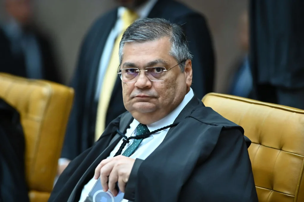 Flávio Dino amplia ação no STF, cita Grupo Master e dá 90 dias para governo rever regras da CVM