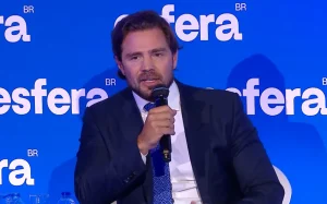 PF acha 5 mil itens de nudez em celular de Vorcaro