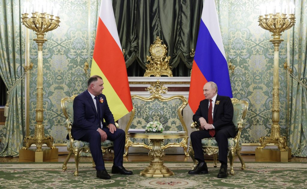 Partido de Putin domina eleições na Rússia com 57% dos votos