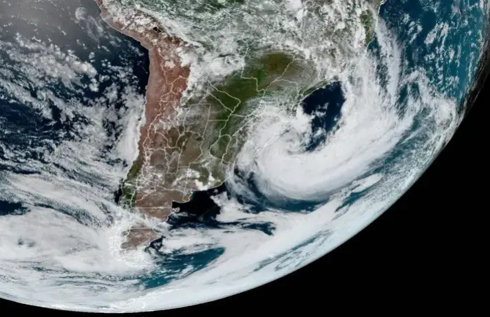 Ciclone ameaça o Sul com chuvas de 200 mm e risco de tornados
