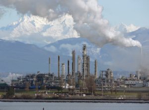 Petróleo cai mais de 4% e Brent vai abaixo de US$ 100