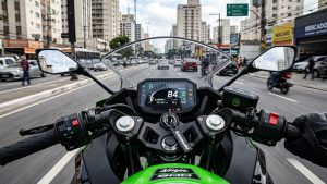 Kawasaki Ninja 500 chega por R$ 38.290 com 45 cv