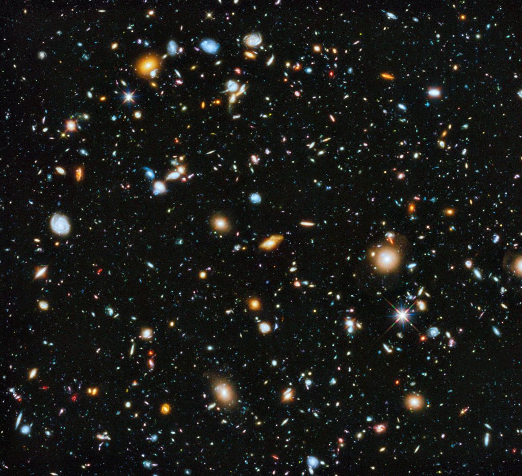 Nuvem misteriosa sem estrelas desafia a ciência