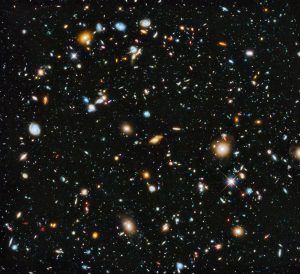 Nuvem misteriosa sem estrelas desafia a ciência
