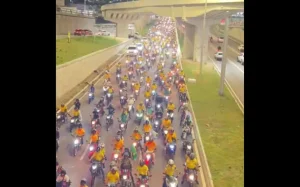 Flávio Bolsonaro lidera motocarreata em Natal