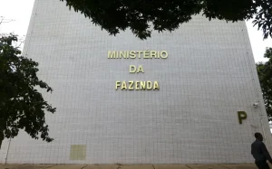 Governo corta PIB de 2026 para 2% sob peso de juros e dívidas
