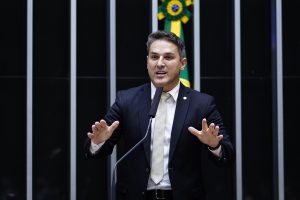 Zucco lidera corrida pelo governo do RS com 41,6%