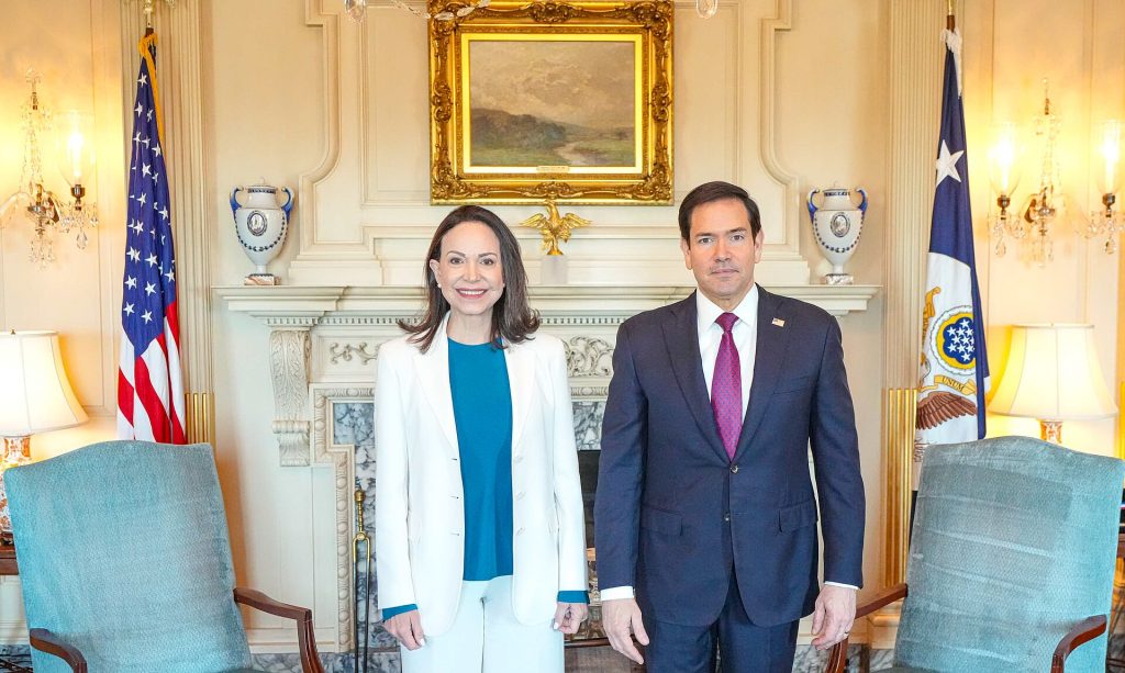 María Corina é barrada 3 vezes ao tentar entrar na Venezuela