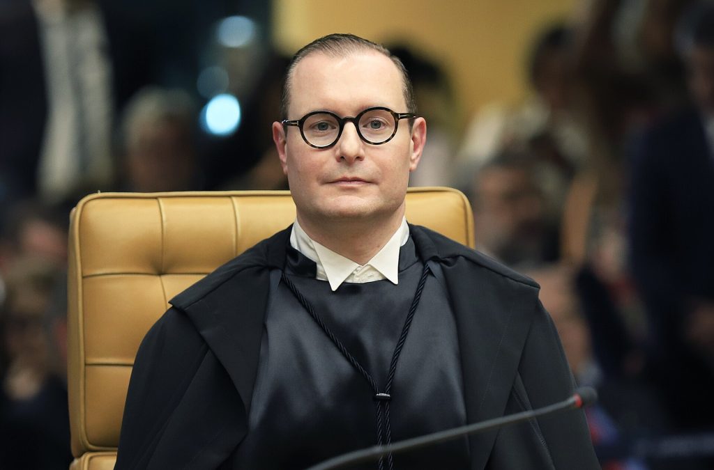 STF: Zanin cobra Anatel sobre internet móvel nas eleições