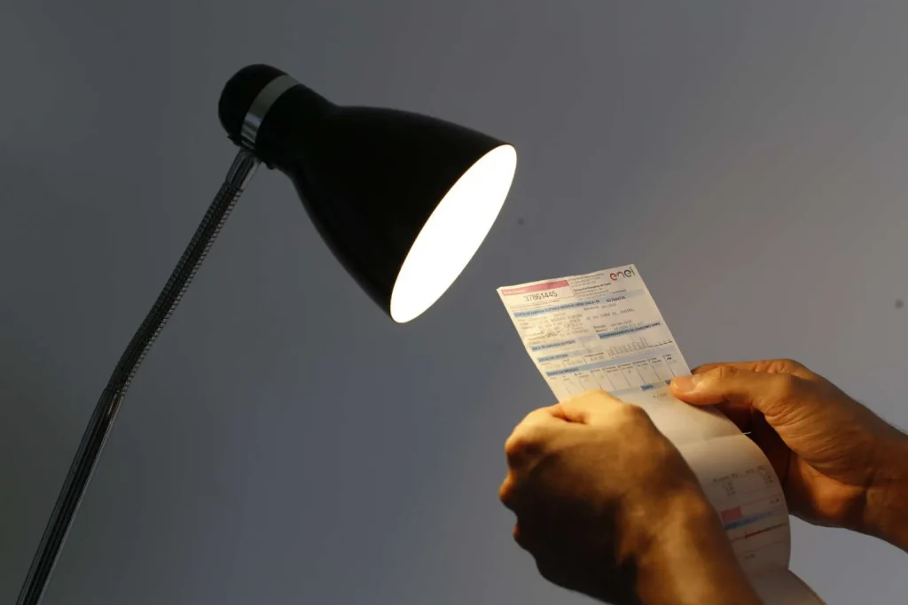 Conta de luz terá bandeira verde e alivia o bolso