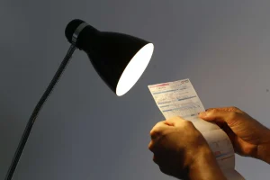 Conta de luz terá bandeira verde e alivia o bolso