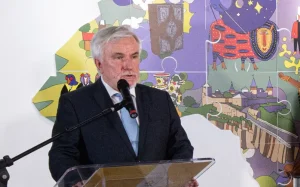 Rússia quer apagar nação do mapa, diz diplomata ucraniano