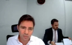 Mensagens revelam jantar entre Vorcaro e Ciro por precatórios