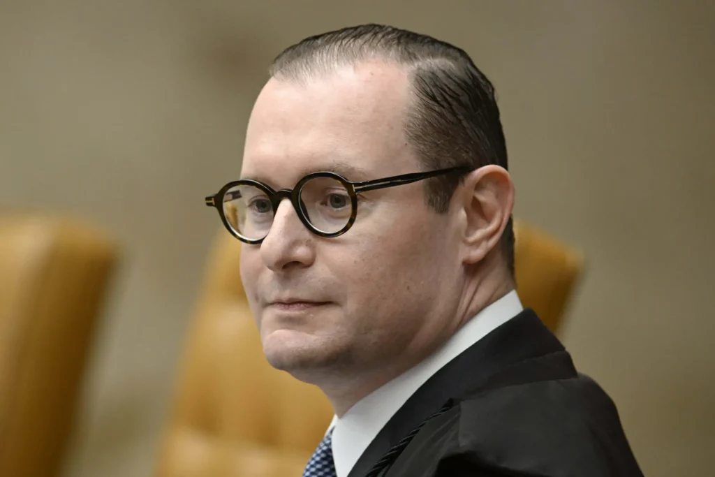Zanin libera internet grátis para serviços da Justiça Eleitoral