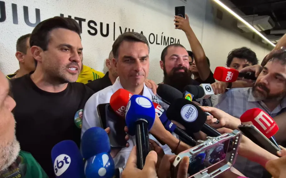 Marçal declara apoio a Flávio Bolsonaro