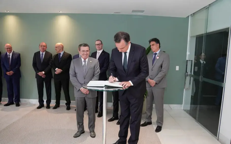 Pacheco vai ao TCU com ganhos de até R$ 100 mil