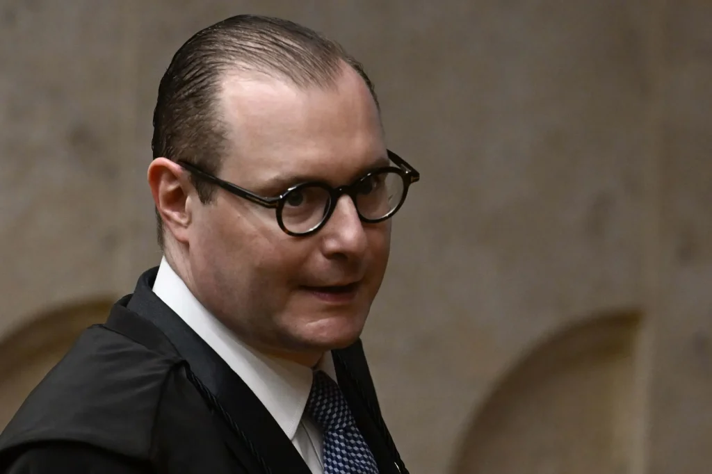 Zanin assume vaga no TSE às vésperas de eleição
