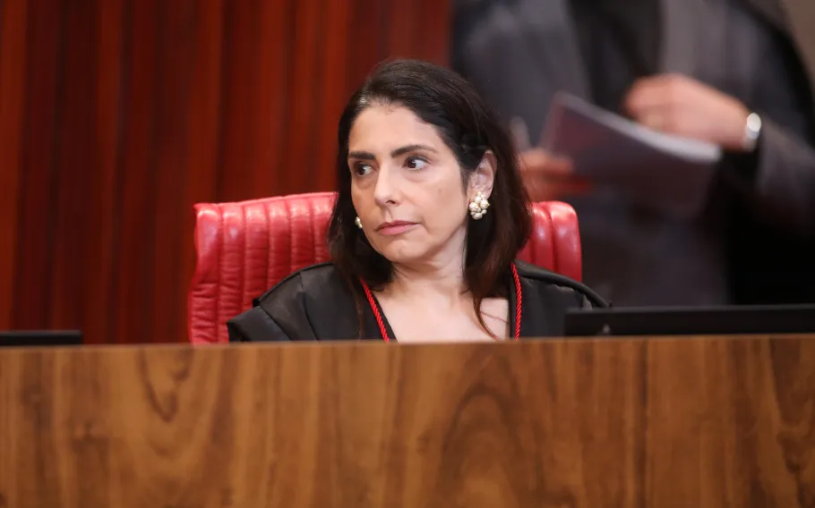 TSE blindou Lula ao vetar púlpito vazio em debate