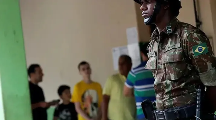 Militares a 100 metros: veja regra para a eleição