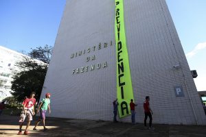 Governo desliga bets após arrecadar R$ 2,5 bilhões