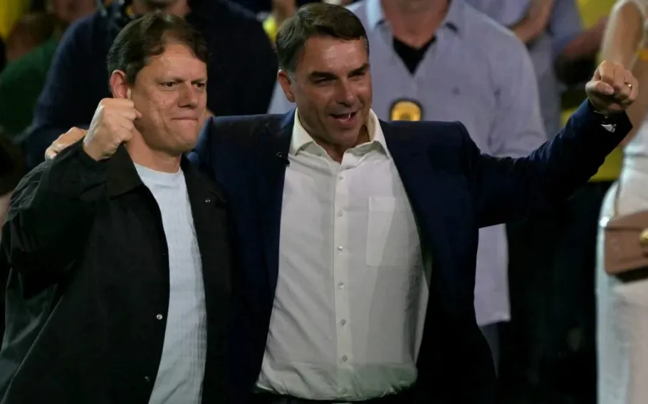 Flávio e Tarcísio buscam Republicanos no 2º turno