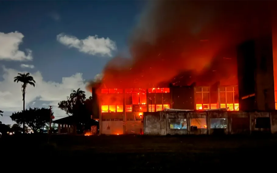 UFPE tem 3º incêndio em 8 dias e perde pesquisas vitais