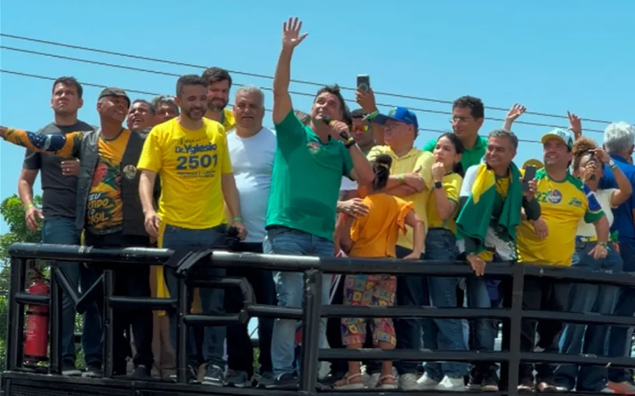 Sindicato de SP ataca Flávio Bolsonaro e mobiliza categoria