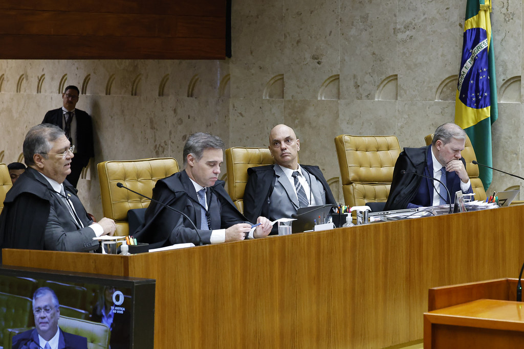 Investigada em caso Vorcaro pede ao STF para tirar tornozeleira