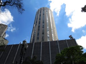 Juiz do TJ-SP morre carbonizado em carro no interior